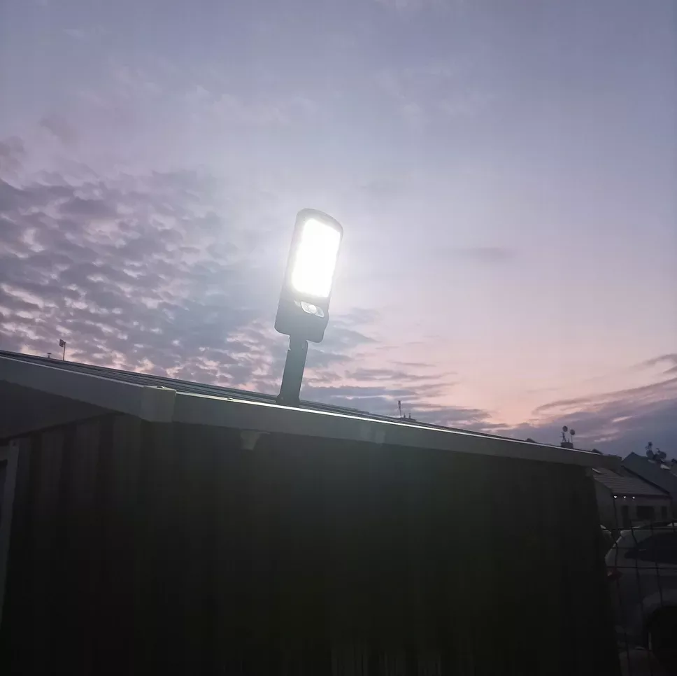 Lampa solarna uliczna z czujnikiem zmierzchu ruchu led cob 300w 2532